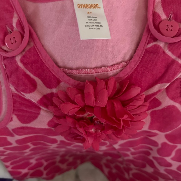 pet & smoke free home. Retails $38-40ea, selling for $12 each or $40 for all - Picture 6 of 8